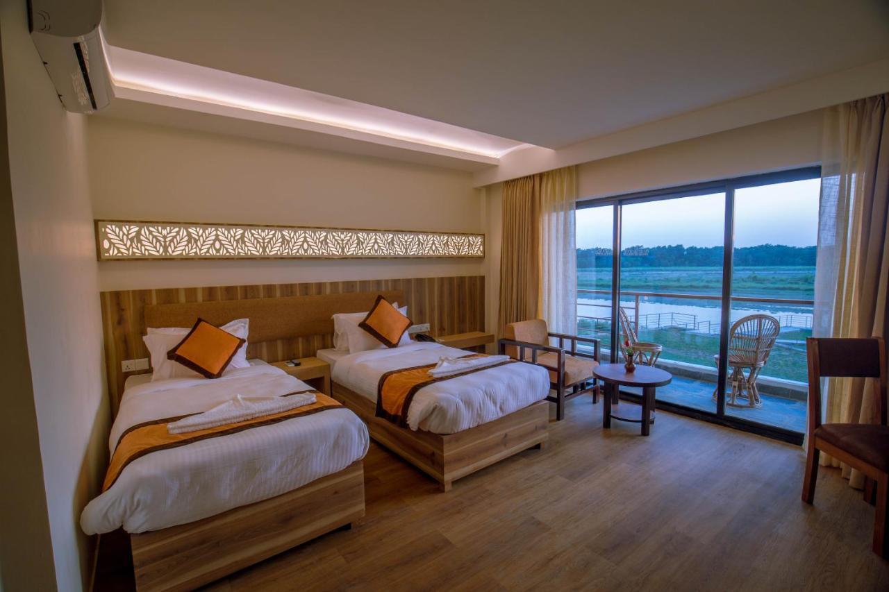 Park Safari Resort Sauraha Zewnętrze zdjęcie
