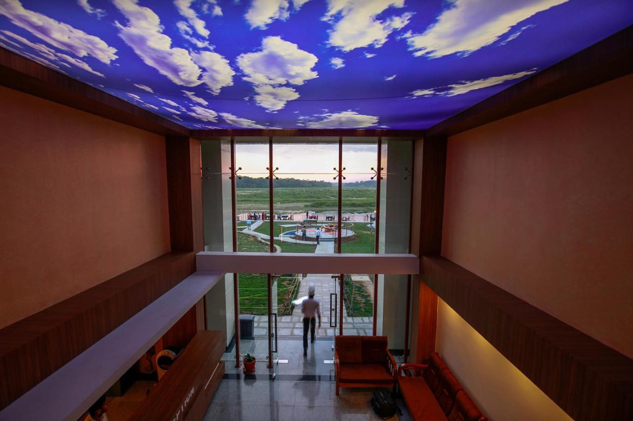 Park Safari Resort Sauraha Zewnętrze zdjęcie