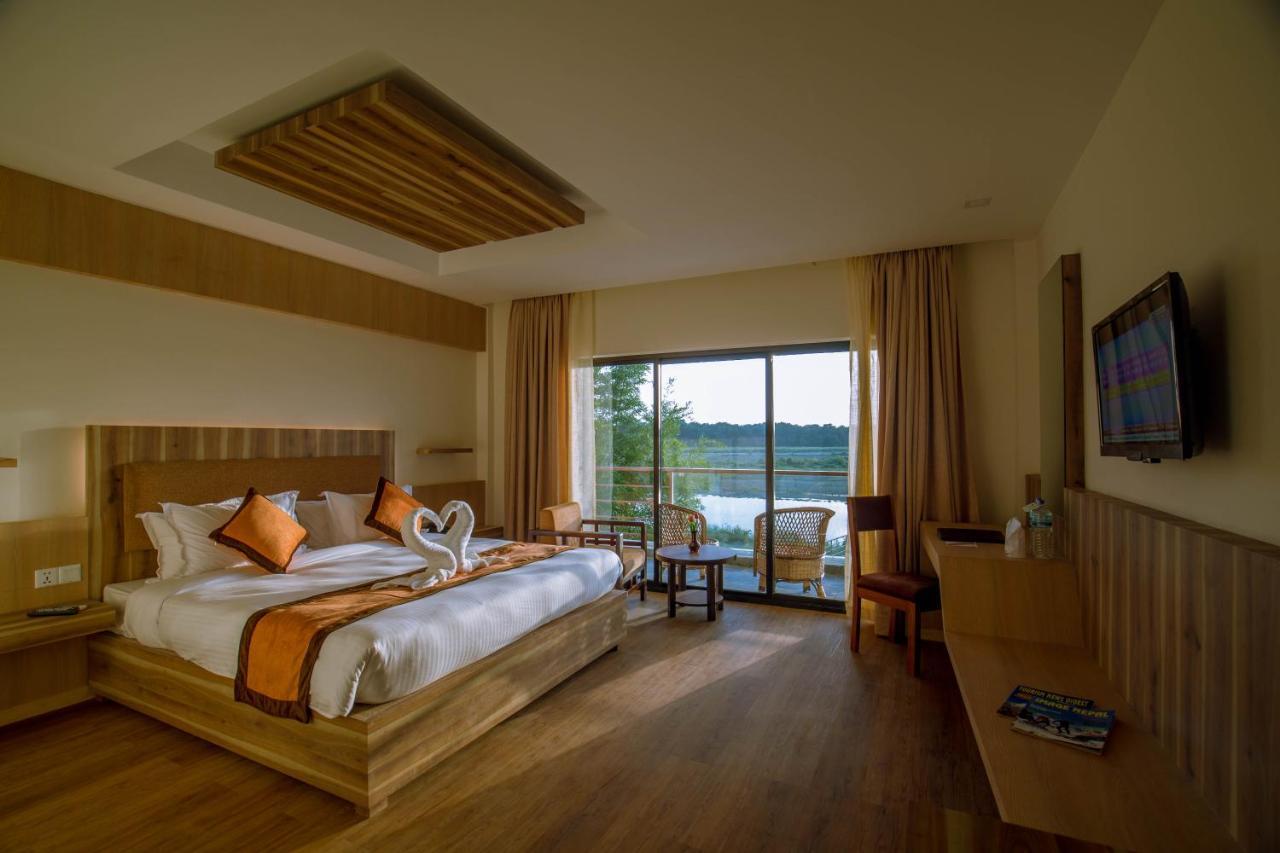 Park Safari Resort Sauraha Zewnętrze zdjęcie
