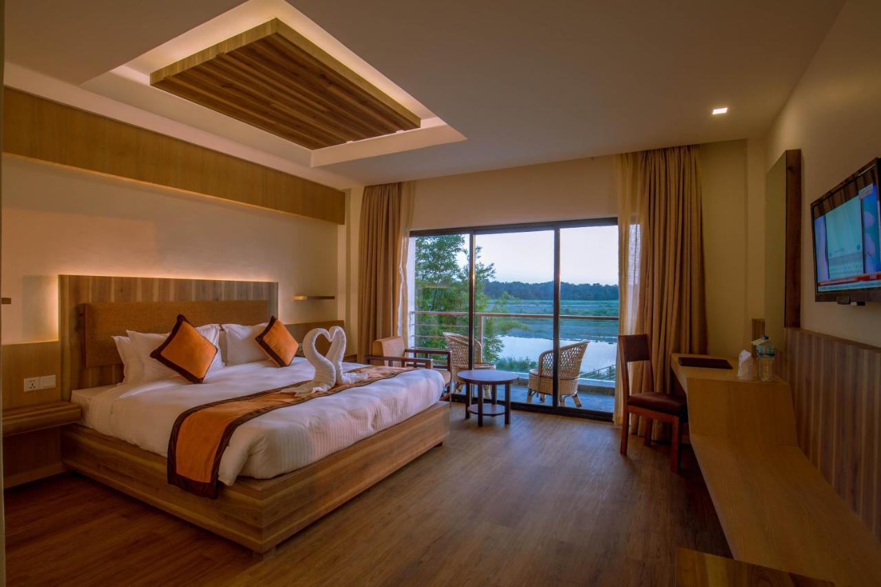 Park Safari Resort Sauraha Zewnętrze zdjęcie