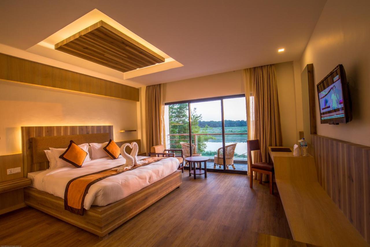 Park Safari Resort Sauraha Zewnętrze zdjęcie