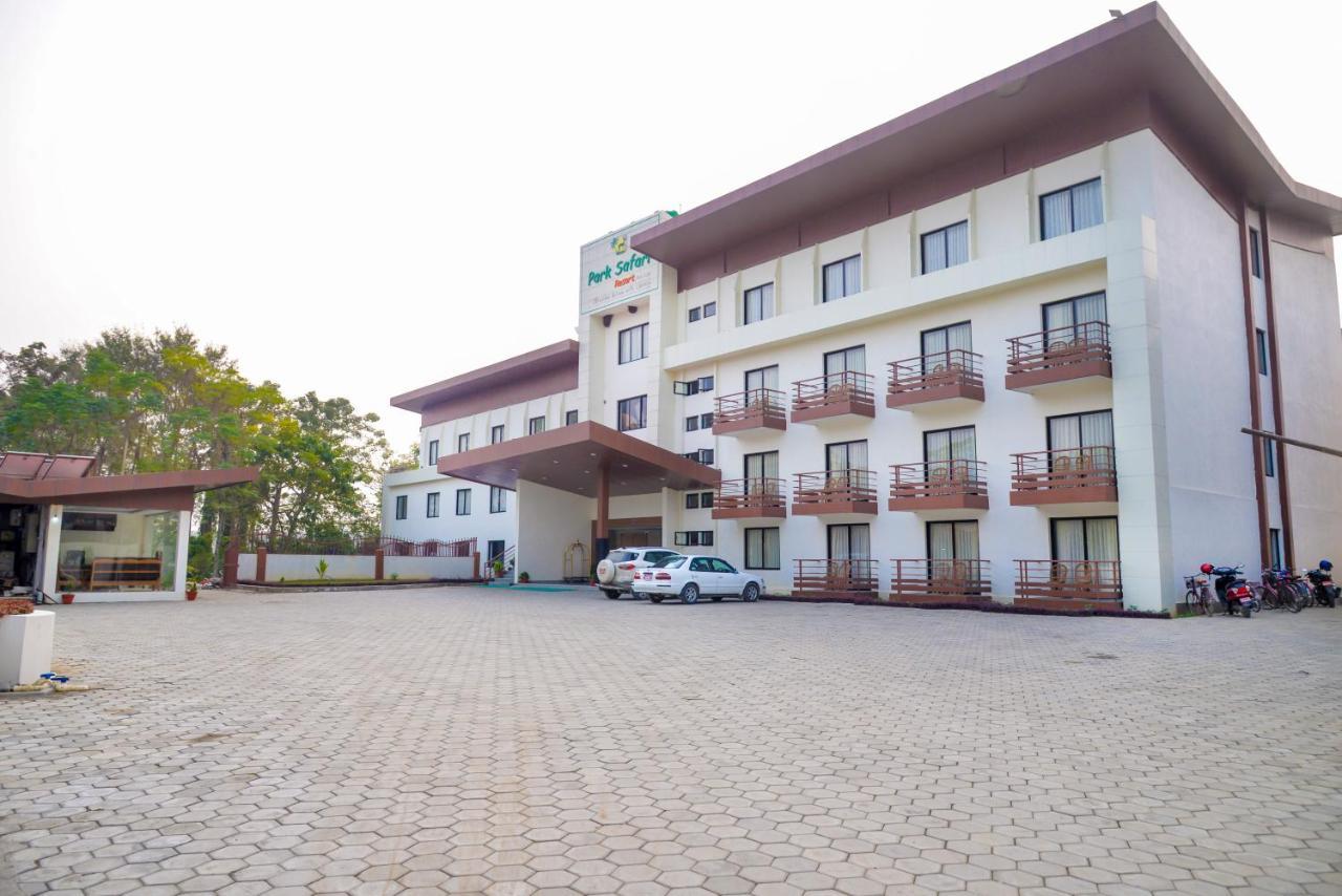 Park Safari Resort Sauraha Zewnętrze zdjęcie