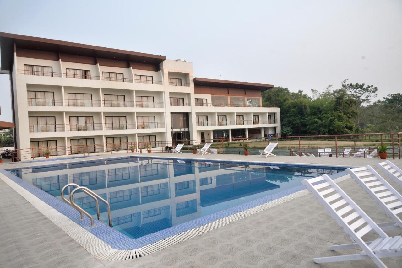 Park Safari Resort Sauraha Zewnętrze zdjęcie