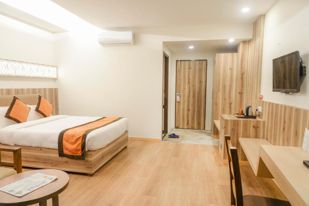 Park Safari Resort Sauraha Zewnętrze zdjęcie