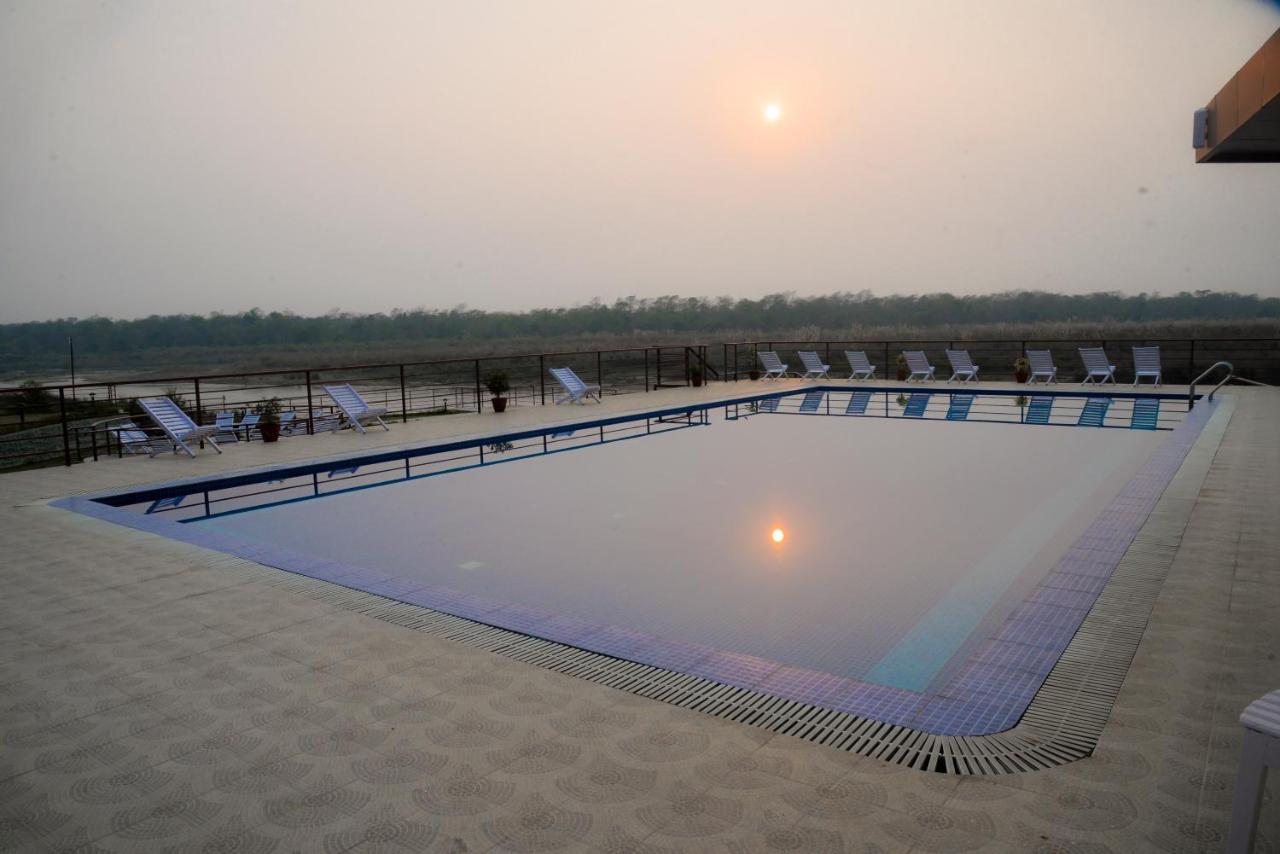 Park Safari Resort Sauraha Zewnętrze zdjęcie