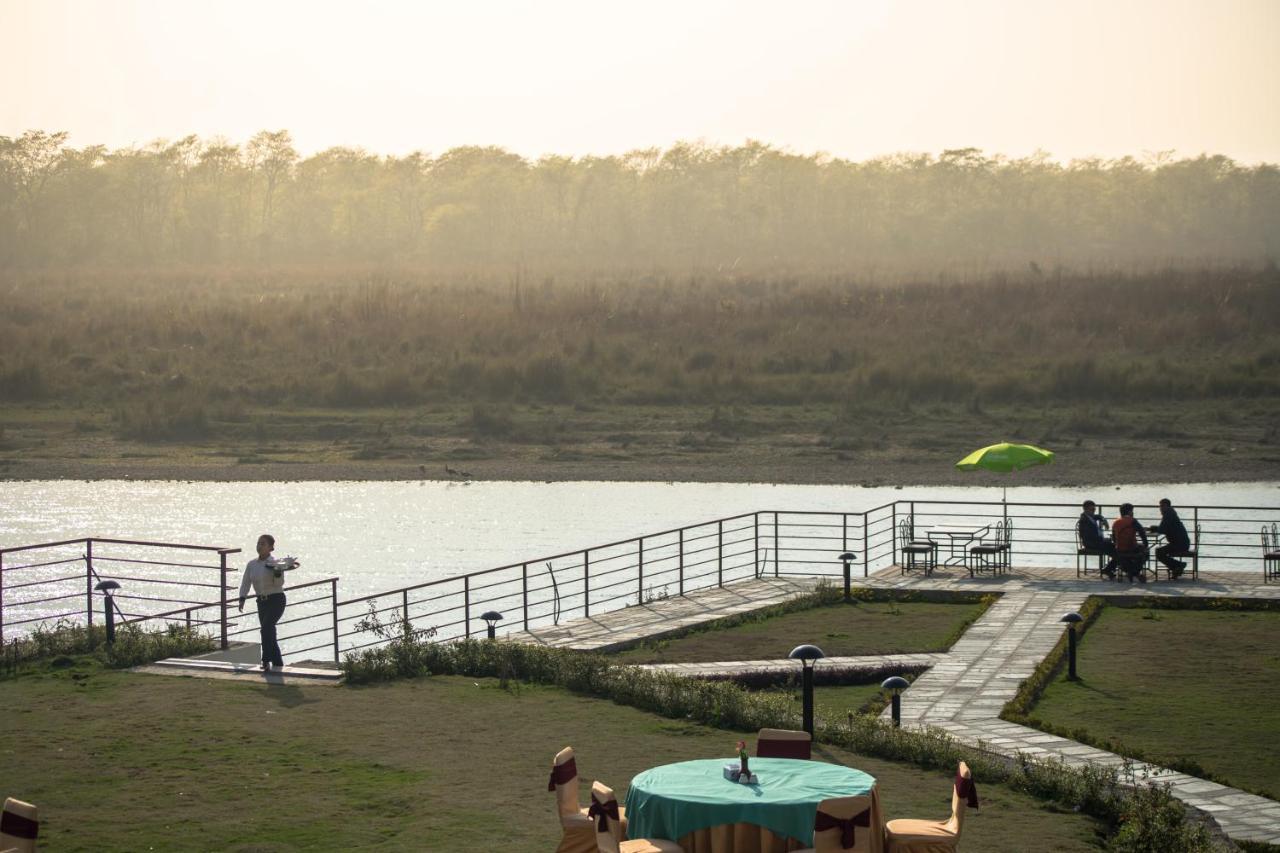 Park Safari Resort Sauraha Zewnętrze zdjęcie