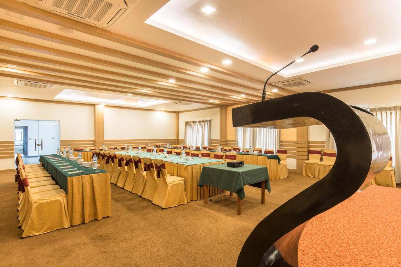 Park Safari Resort Sauraha Zewnętrze zdjęcie