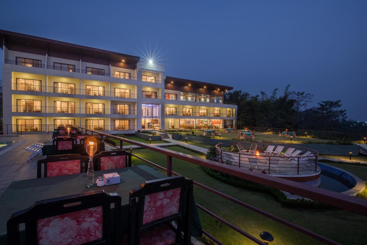 Park Safari Resort Sauraha Zewnętrze zdjęcie